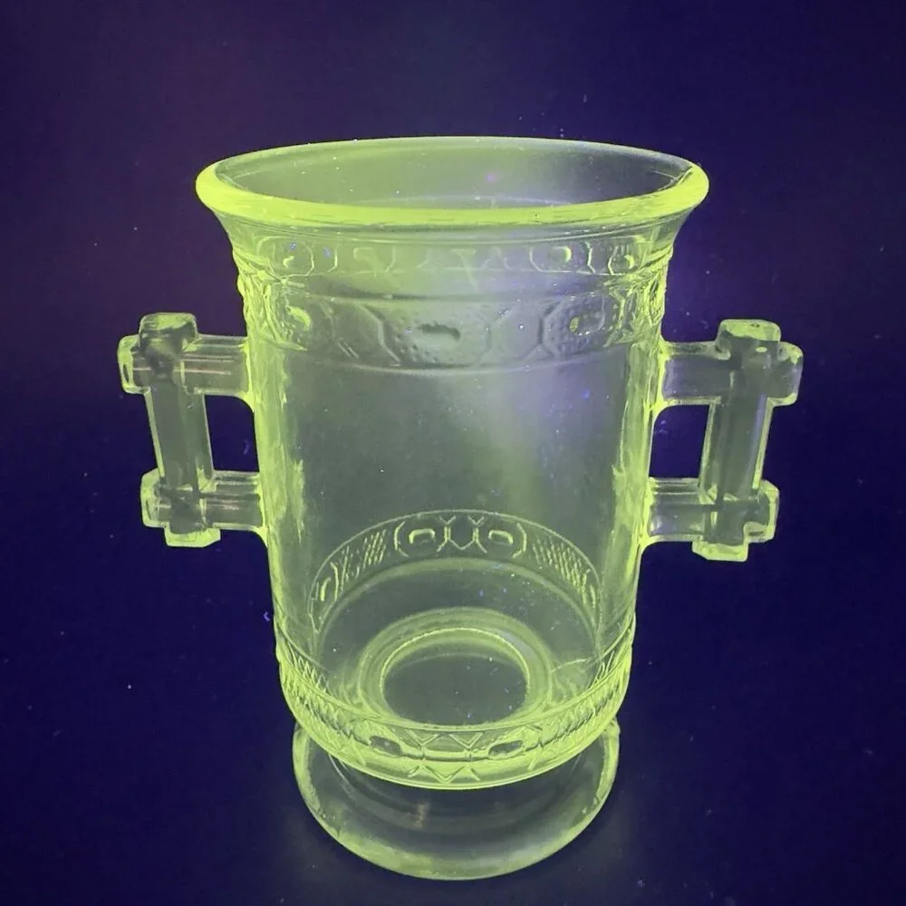EAPG DOYLE AND CO TWO BAND Clear‎ Vase Utensil Holder Manganese 365nm Green Glow